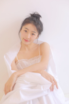 明星专题：妮基·希尔顿